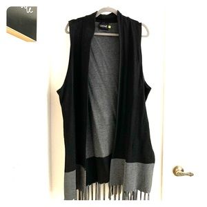 Knit vest with fringe